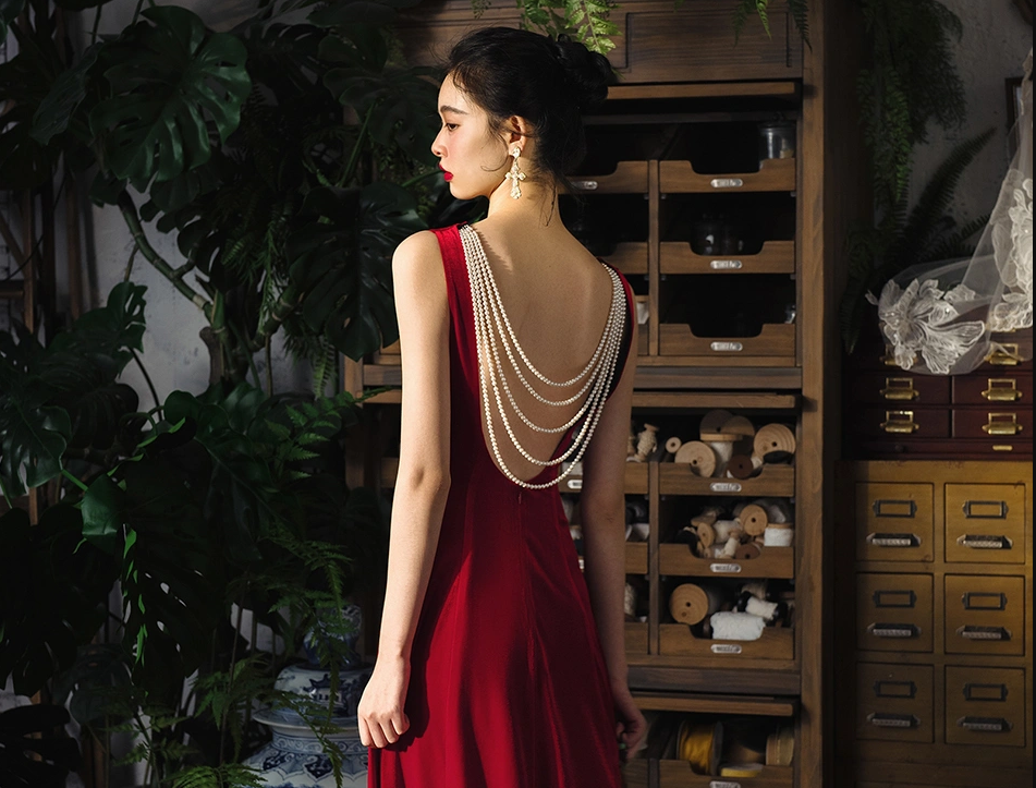 Luxury Backless Standard Prom Velvet Sleeveless Floor Length Dress