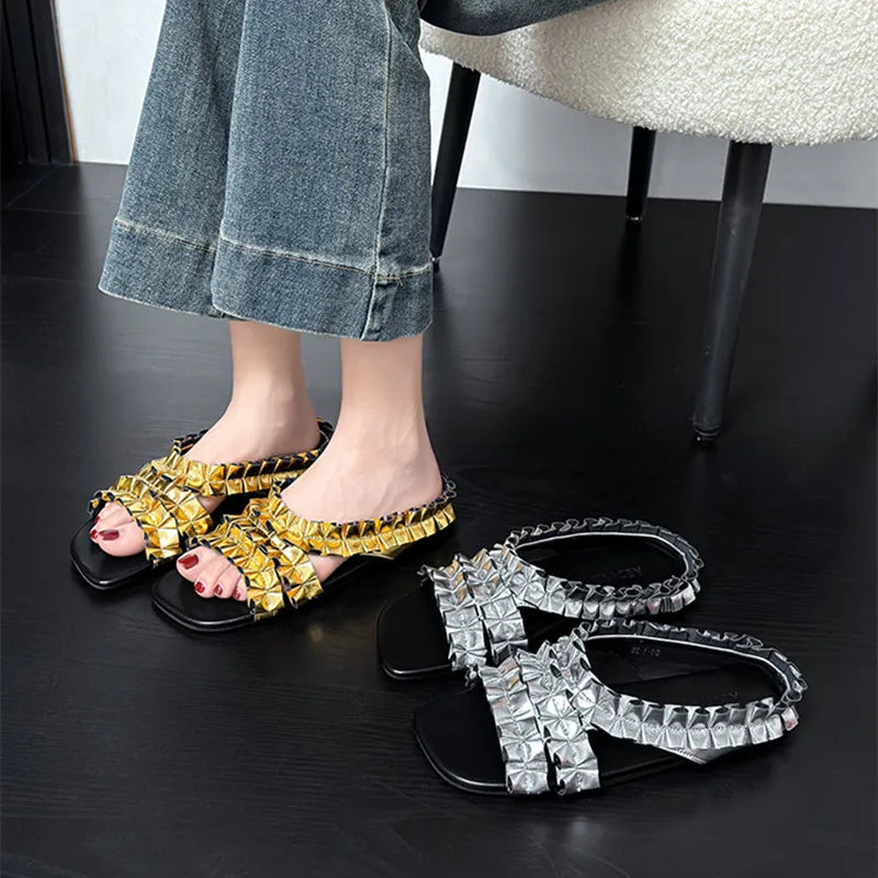 Luxury Designer Slippers Pleated Gold Slide Sandals Flat Sandals for Elegant Silver Beach Shoes
