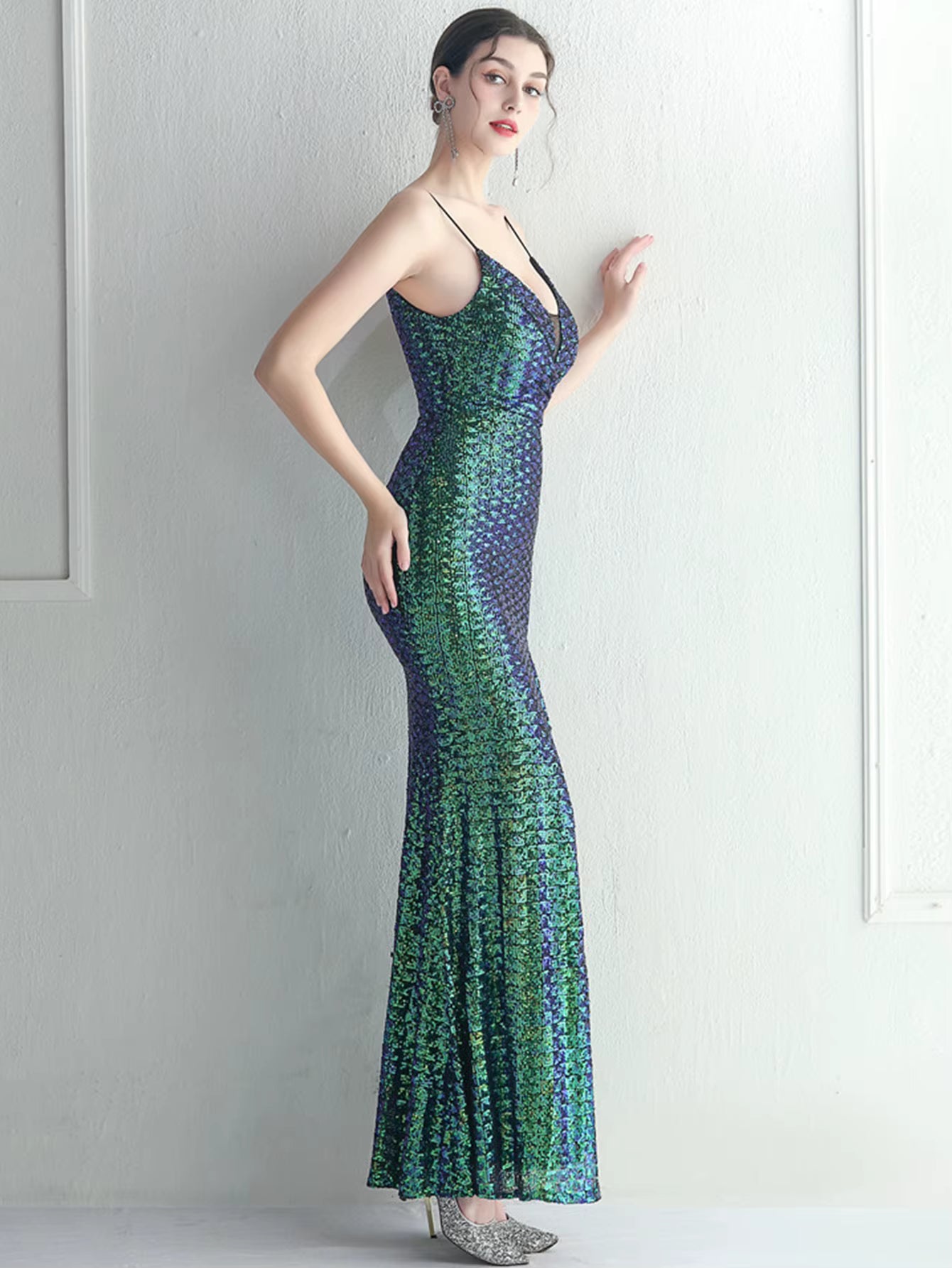 Luxury V-Neck Slip Floor-Length Spaghetti Strap Sequin Maxi Dresses