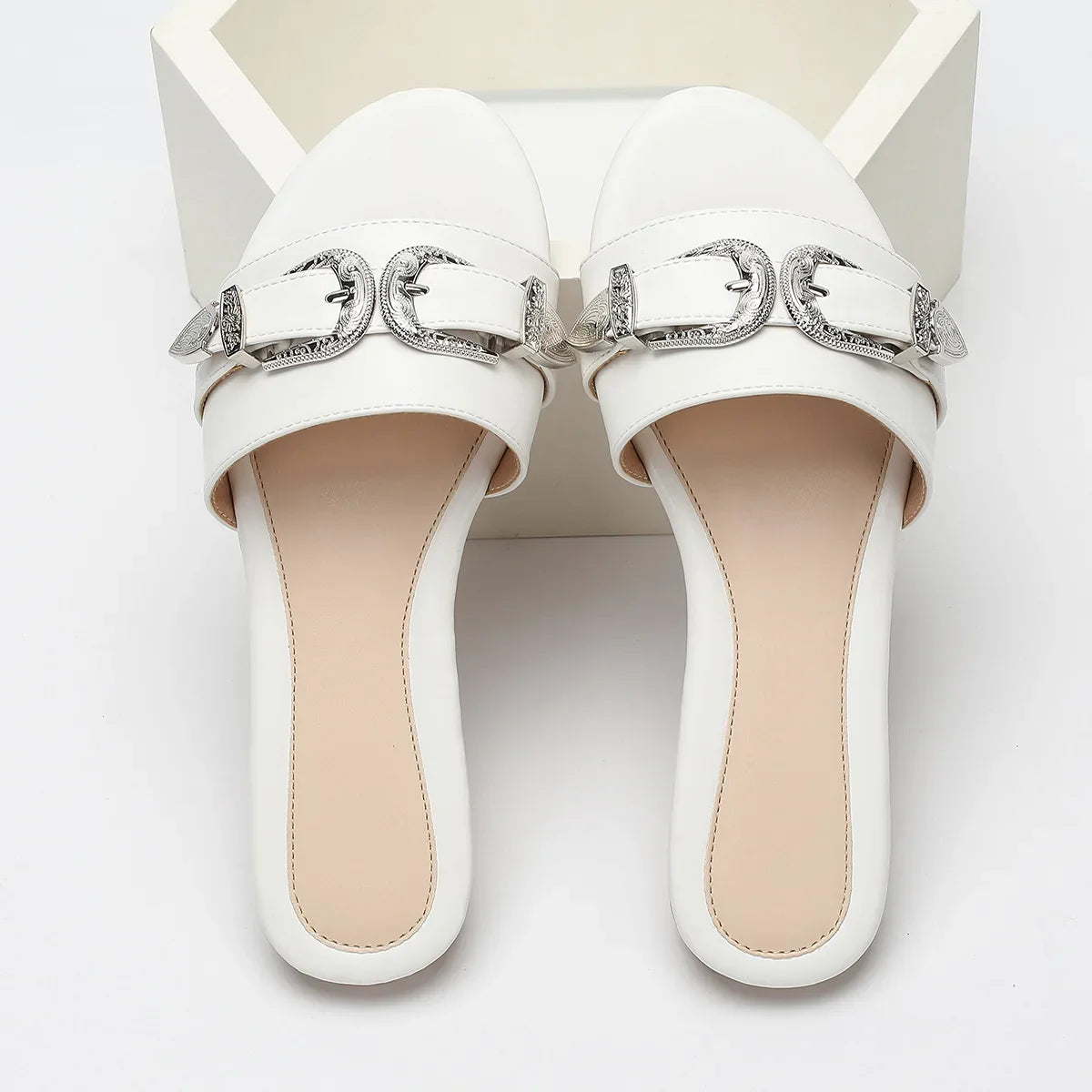 Metal Belt Buckle Decoration Slippers Lightweight Non-slip Slide Sandals Comfortable Peep Toe Beach Flat Sandals