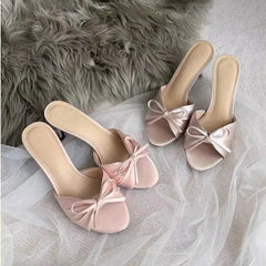 Butterfly-kont Pleated Thin Low Heel
