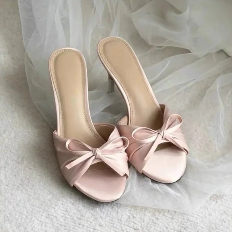 Butterfly-kont Pleated Thin Low Heel