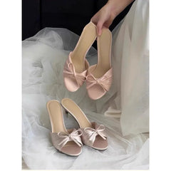 Butterfly-kont Pleated Thin Low Heel