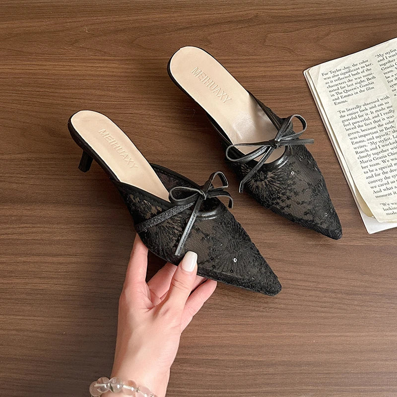 Popular White Embroidery Lace Heel