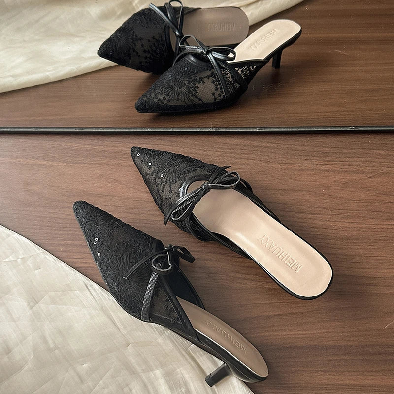 Popular White Embroidery Lace Heel