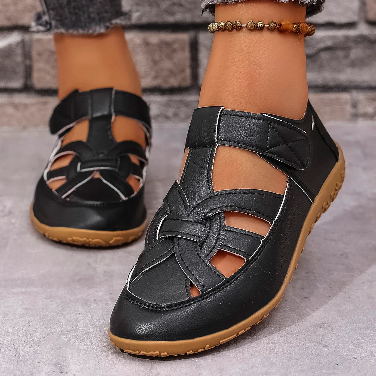 Casual Sandals Leather Hollow Flat Sandals Comfortable Round Head Closed Toe Beach Shoes