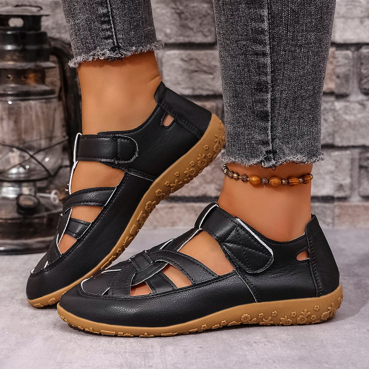 Casual Sandals Leather Hollow Flat Sandals Comfortable Round Head Closed Toe Beach Shoes