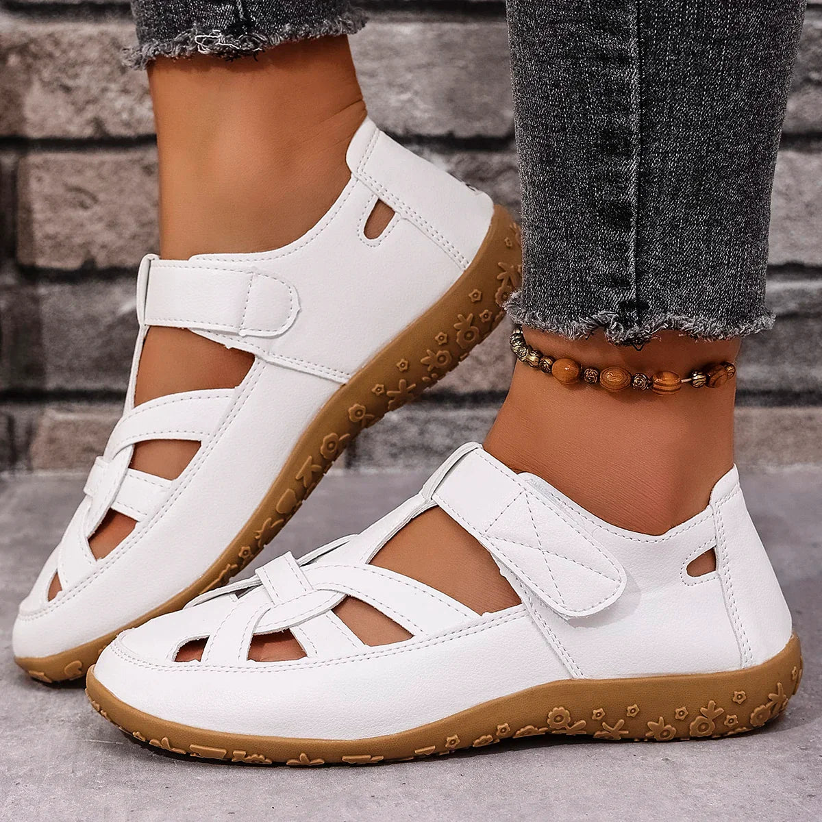 Casual Sandals Leather Hollow Flat Sandals Comfortable Round Head Closed Toe Beach Shoes