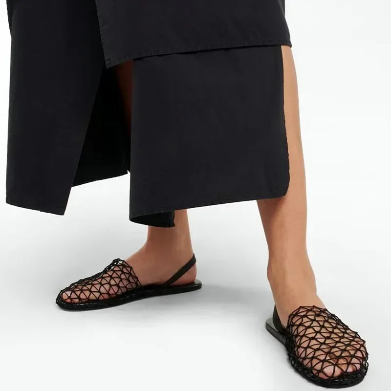Novelty Mesh Flat Sandals Designer Weaving Hollow Breathable Mules Slippers Light Comfort Slingbacks Slide Sandals