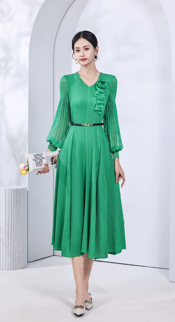 Pleated V-Neck Long Sleeve Waist Slimming Plate Flower Slim Skirt Solid Design Dress