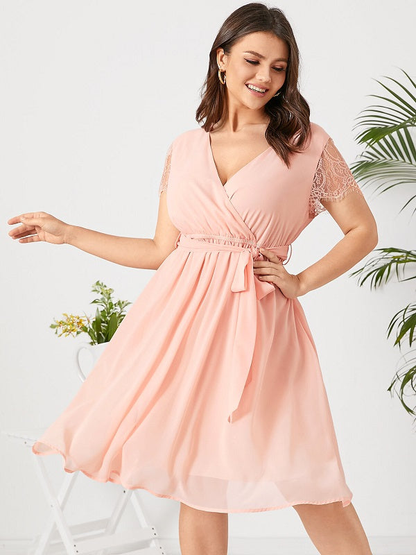 Plus Size V-neck Lace Short Sleeves Midi Dress