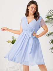 Plus Size V-neck Lace Short Sleeves Midi Dress