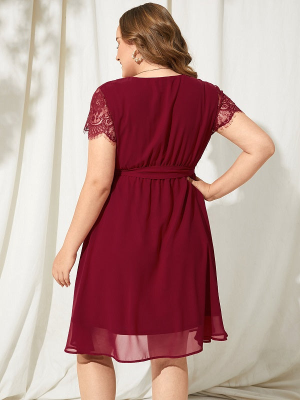 Plus Size V-neck Lace Short Sleeves Midi Dress