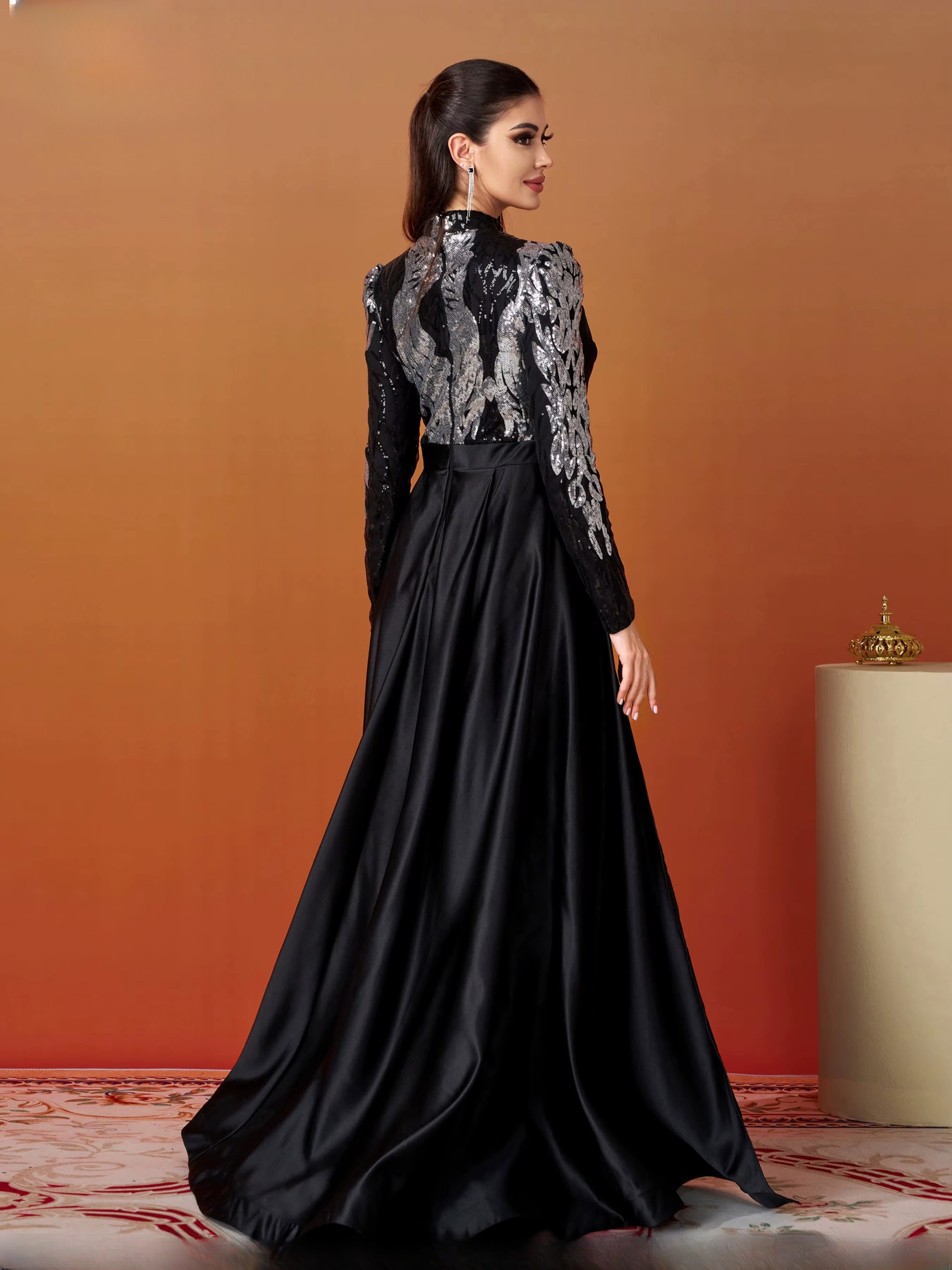 Round Neck Long Sleeved Sequin Mermaid Evening Wedding Graduation Church Dress