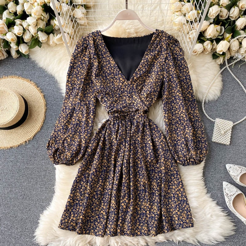 V Neck Puff Sleeve Elastic Ruched Floral Retro Print Dresses