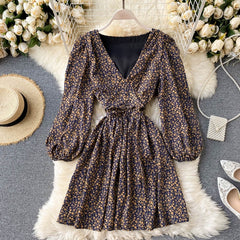 V Neck Puff Sleeve Elastic Ruched Floral Retro Print Dresses