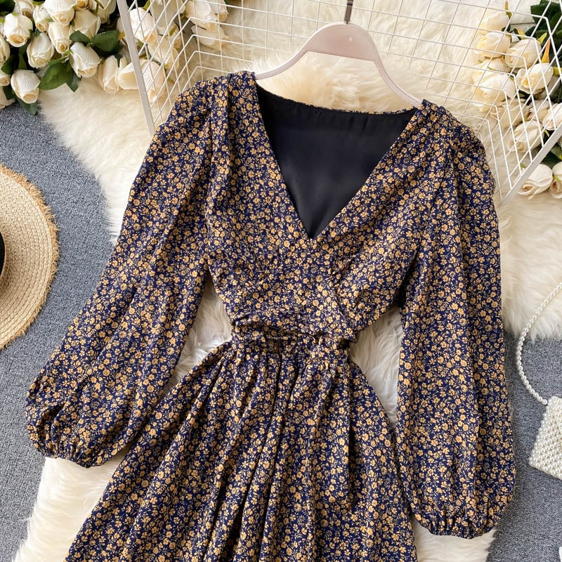 V Neck Puff Sleeve Elastic Ruched Floral Retro Print Dresses