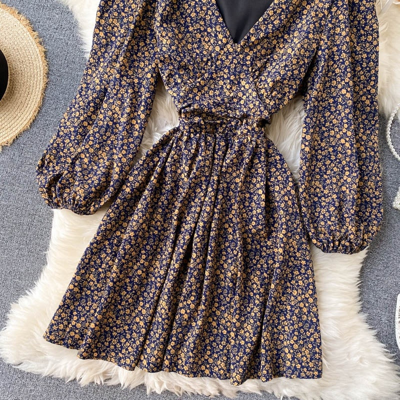 V Neck Puff Sleeve Elastic Ruched Floral Retro Print Dresses