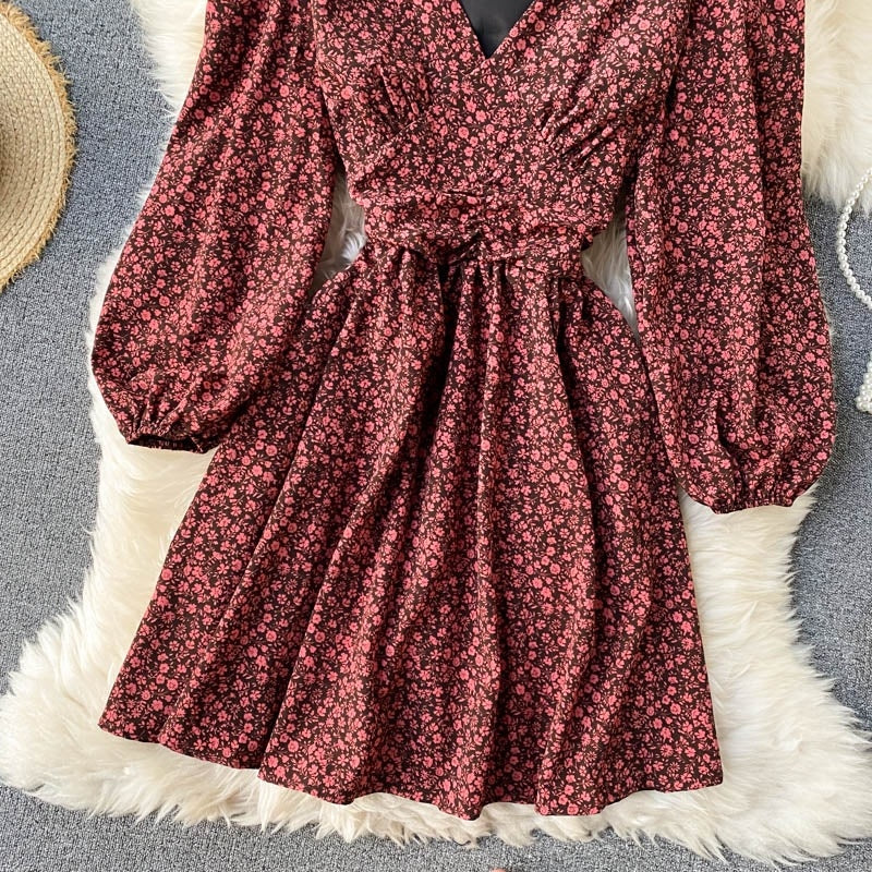 V Neck Puff Sleeve Elastic Ruched Floral Retro Print Dresses