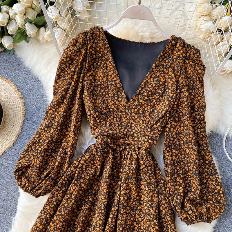 V Neck Puff Sleeve Elastic Ruched Floral Retro Print Dresses