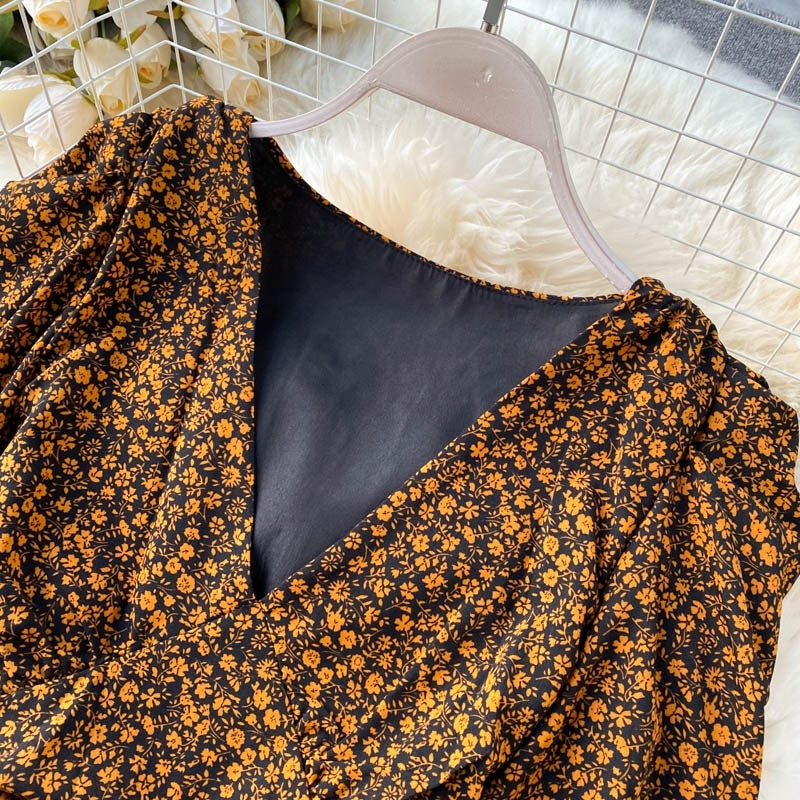 V Neck Puff Sleeve Elastic Ruched Floral Retro Print Dresses