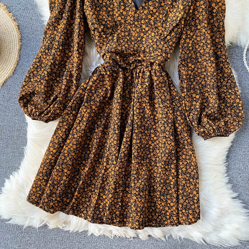 V Neck Puff Sleeve Elastic Ruched Floral Retro Print Dresses