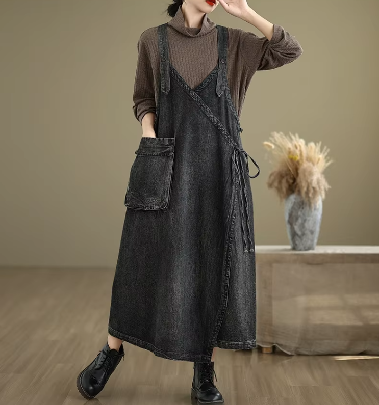Solid Color V-neck Spaghetti Strap Spliced Large Pockets Loose Denim Dress