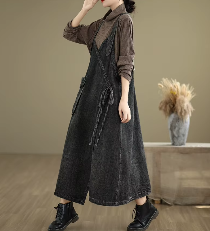 Solid Color V-neck Spaghetti Strap Spliced Large Pockets Loose Denim Dress