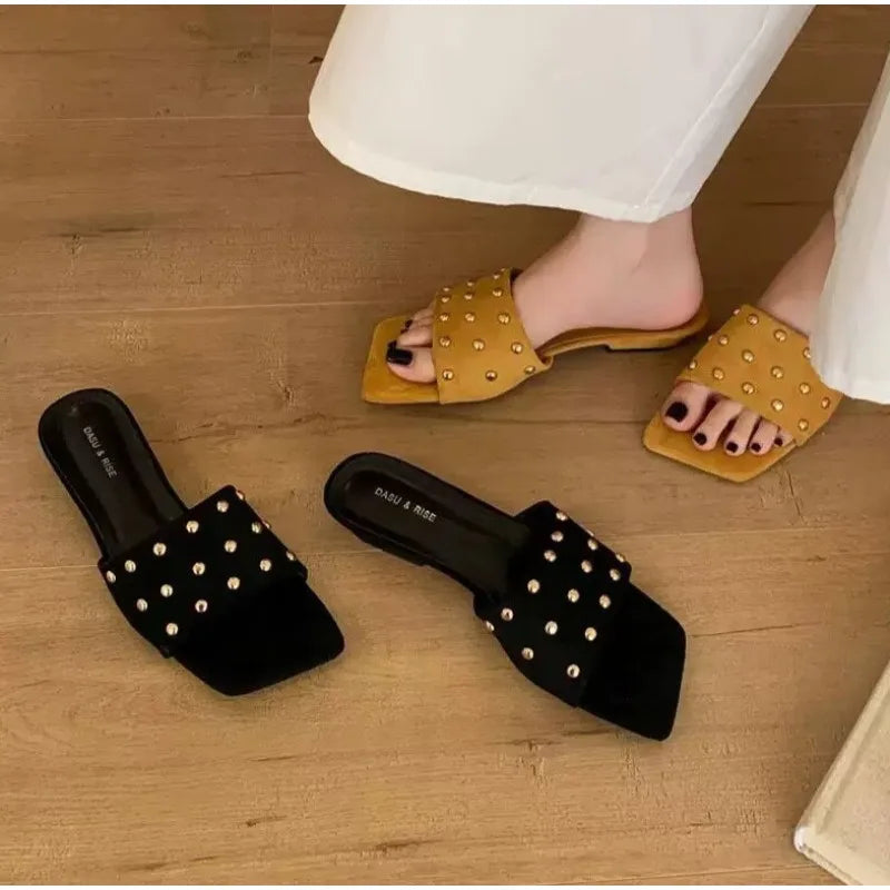 Design Fashionable and Comfortable Slippers Casual Wear-resistant and Non Slip Outdoor Beach Slippers