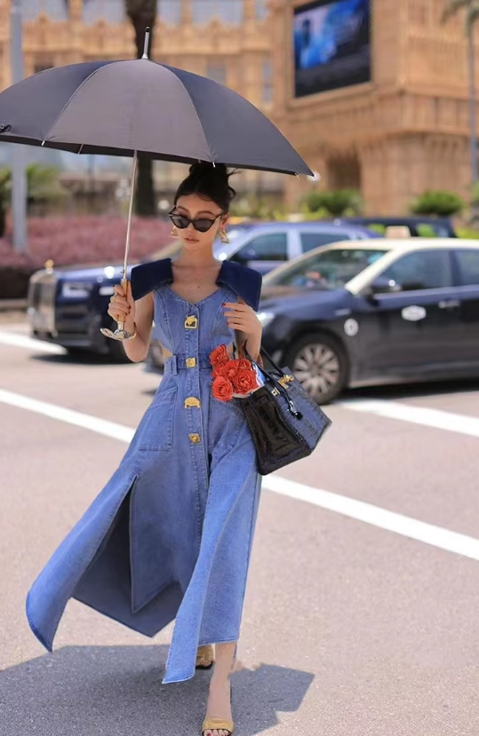Trendy Metal Buckle Waist Hollow Out Sleeveless Split Denim Dresses