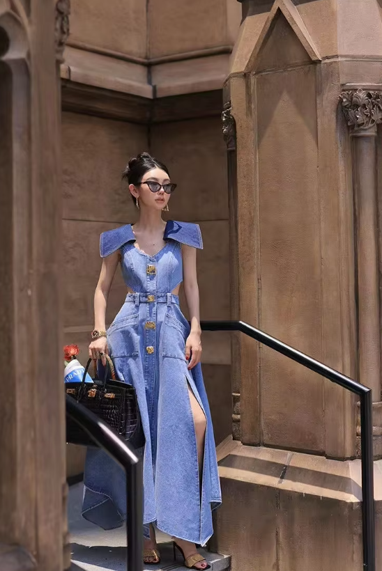 Trendy Metal Buckle Waist Hollow Out Sleeveless Split Denim Dresses