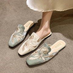 Velour Embroidery Flower Slippers Pointed Toe Flats Mules Elegant Ladies House Pantufa Shoes