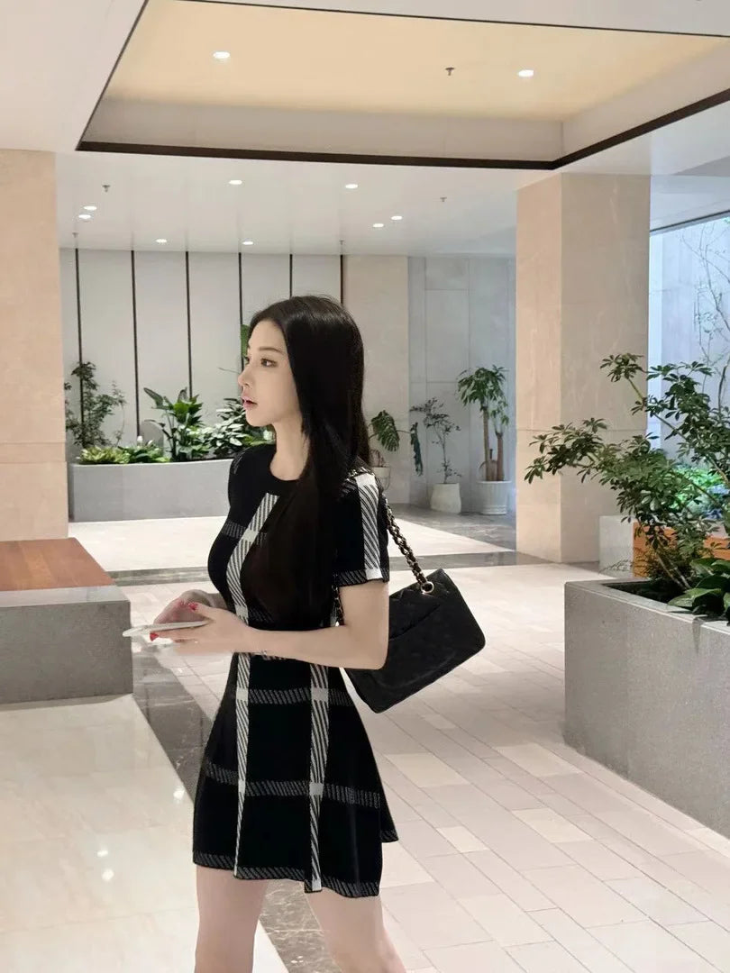 Vintage Cinching Classy Elegant Short Sleeve Round Neck Knitted Dress