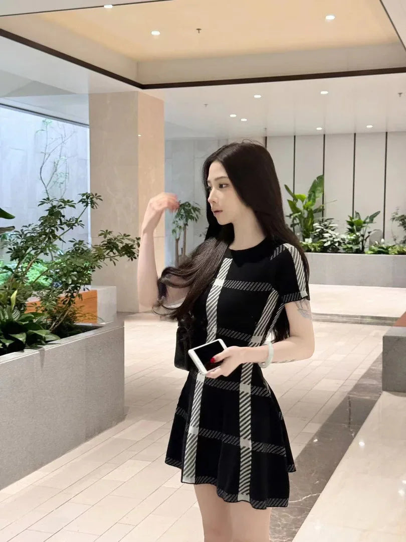 Vintage Cinching Classy Elegant Short Sleeve Round Neck Knitted Dress