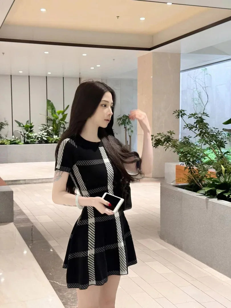 Vintage Cinching Classy Elegant Short Sleeve Round Neck Knitted Dress