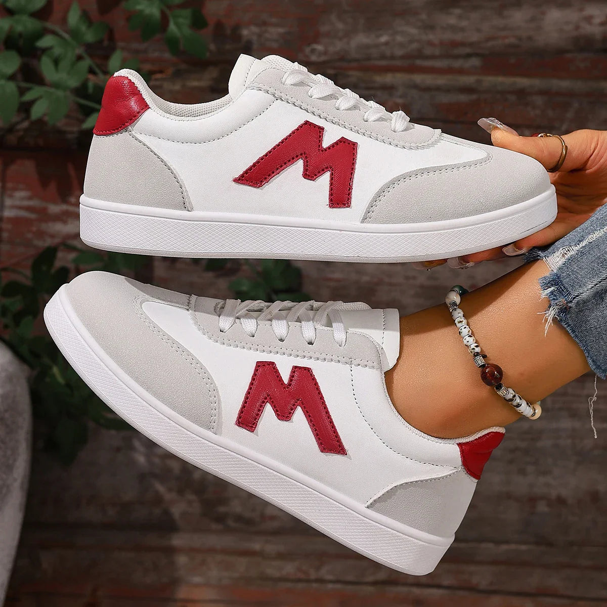 Designer Sneakers Round Head Deep Mouth Light Sneakers Versatile Breathable Cross Lace Casual Sneakers Zapatos De Mujer