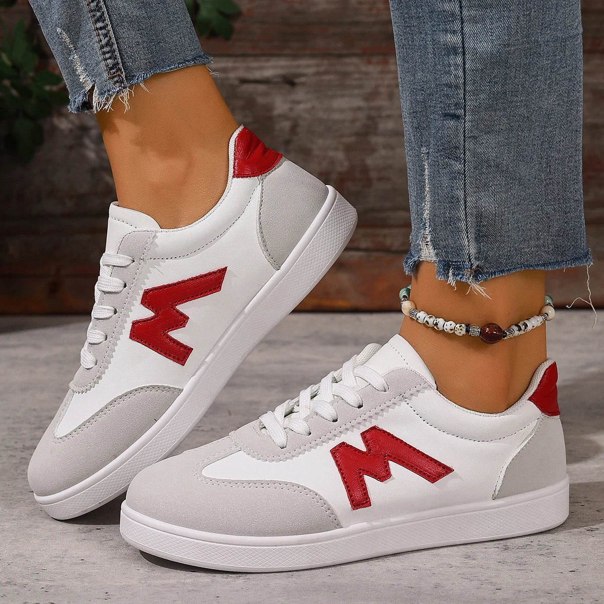 Designer Sneakers Round Head Deep Mouth Light Sneakers Versatile Breathable Cross Lace Casual Sneakers Zapatos De Mujer