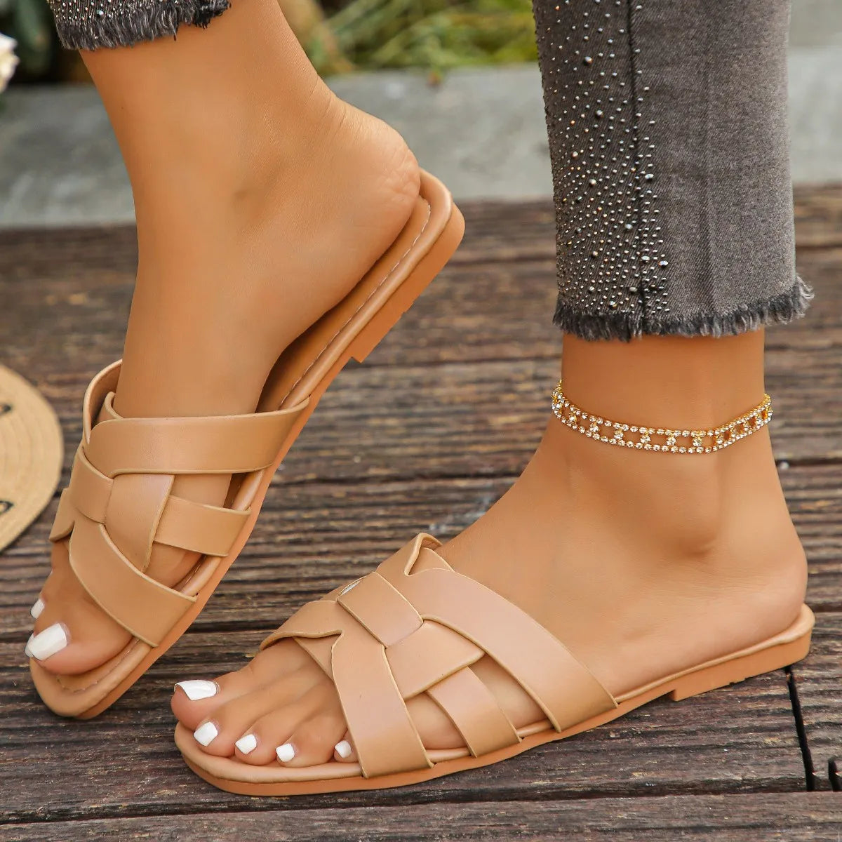 Womens Slide Sandals Casual Flat Square Open Toe  Perfect Ladies' Casual Versatile Outdoor Wear Flat Slippers Wearing Outside